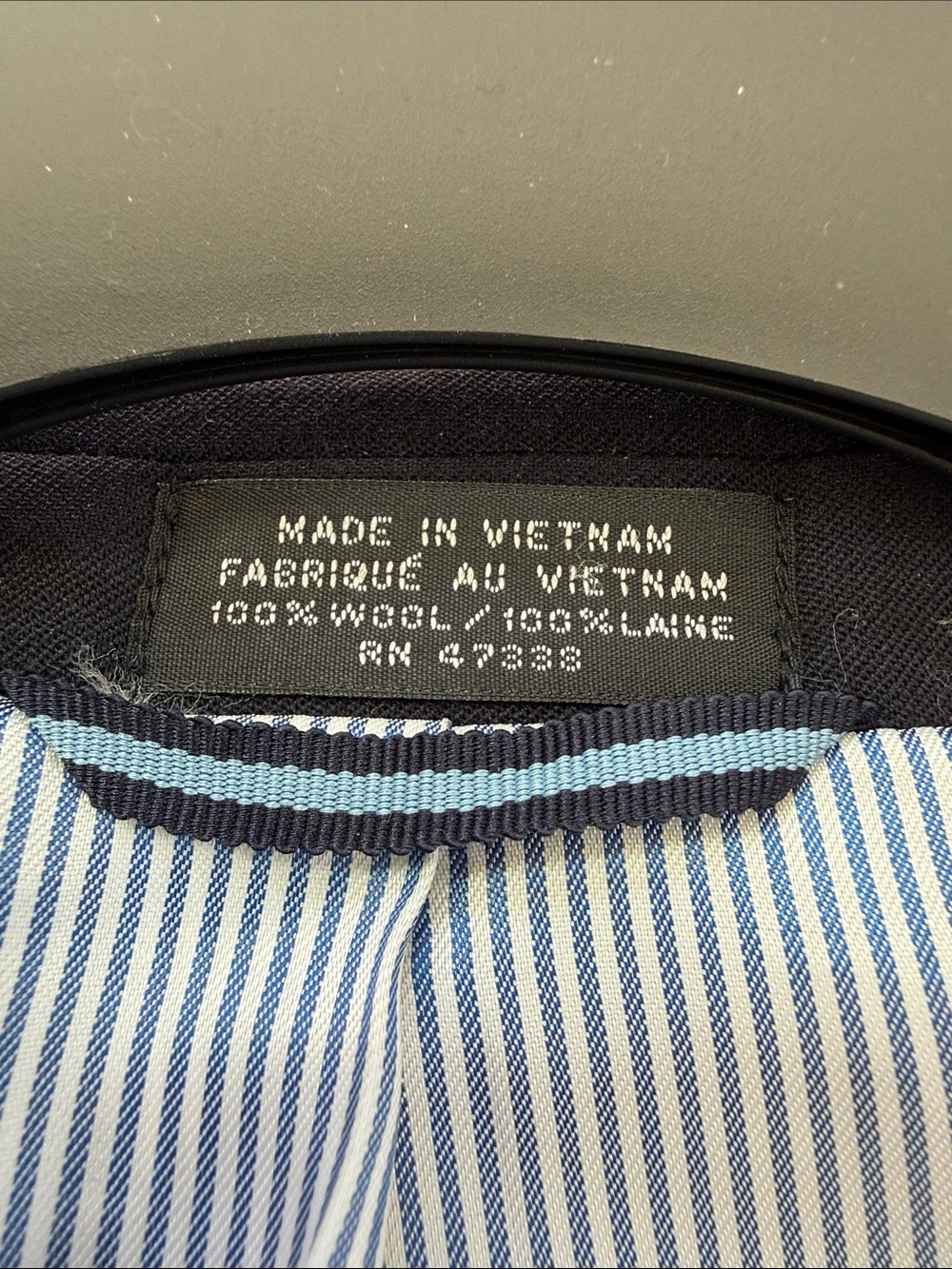**** NWT- Tommy Hilfiger “Nathan” 2- Piece Suit  (100% Worsted Wool) - Picture 3 of 8